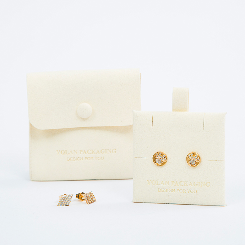 Warum sollten Sie bei der individuellen Gestaltung von Kartons auf die Farbabstimmung achten?